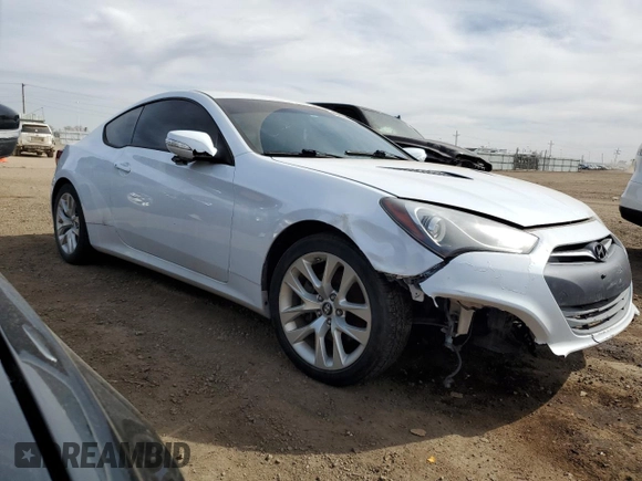 2016 Hyundai Genesis Coupe 3.8L Base z VIN KMHHT6KJ2GU134929, wystawiony jako Copart lot #48465825 z przebiegiem 125 191 mil mil oraz Nie do naprawy • Non repairable. Historia ofert i sprzedaży dostępna na DreamBid. Obrazek 4.