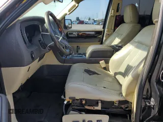 2015 Lincoln Navigator z VIN 5LMJJ2HT5FEJ06248, wystawiony jako Copart lot #52876645 z przebiegiem 270 523 mil mil oraz Szkoda całkowita • Salvage title. Historia ofert i sprzedaży dostępna na DreamBid. Obrazek 7.