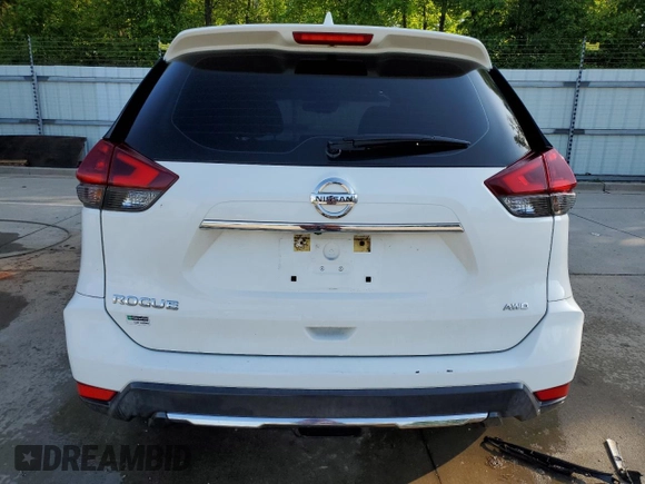 2020 Nissan Rogue S z VIN KNMAT2MV7LP538512, wystawiony jako Copart lot #55580035 z przebiegiem 74 238 mil mil oraz Czysty tytuł • Clean title. Historia ofert i sprzedaży dostępna na DreamBid. Obrazek 6.