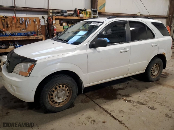 2009 Kia Sorento LX with VIN KNDJC735095892360, listed as a Copart auction lot 43809195 with 332,770 mi miles and Salvage Title. Bid and sale history available at carsss.com. Image 1.
