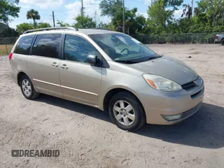 2004 Toyota Sienna XLE with VIN 5TDZA22C44S151546, listed as a IAAI auction lot 42076874 with 273,693 mi miles. Bid and sale history available at carsss.com. Image 1.