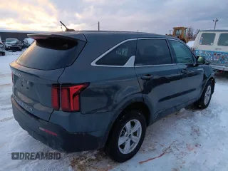 2022 Kia Sorento LX z VIN 5XYRGDLC6NG100959, wystawiony jako Copart lot #88527785 z przebiegiem 68 110 mil mil oraz Szkoda całkowita • Salvage title. Historia ofert i sprzedaży dostępna na DreamBid. Obrazek 3.
