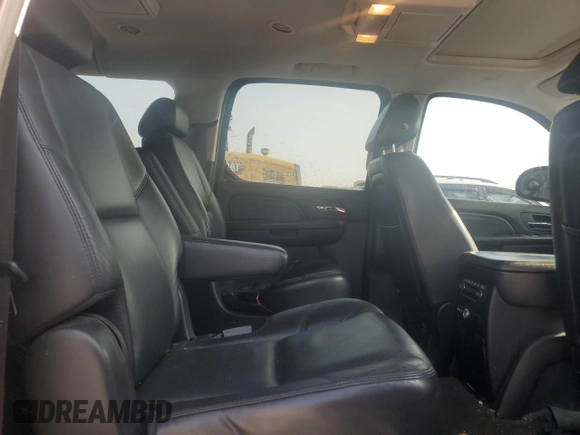 2007 Cadillac Escalade ESV z VIN 1GYFK668X7R251712, wystawiony jako Copart lot #59333215 z przebiegiem 184 338 mil mil oraz Czysty tytuł • Clean title. Historia ofert i sprzedaży dostępna na DreamBid. Obrazek 11.