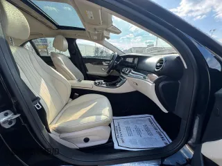 2020 Mercedes-Benz E 350 z VIN WDDZF8DB1LA732898, wystawiony jako Copart lot #61648985 z przebiegiem 147 339 mil mil oraz Czysty tytuł • Clean title. Historia ofert i sprzedaży dostępna na DreamBid. Obrazek 5.