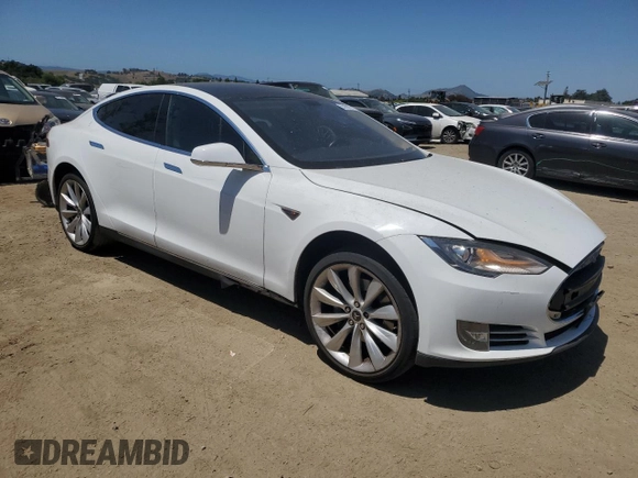 2013 Tesla Model S with VIN 5YJSA1AG9DFP13722, listed as a Copart auction lot 55988075 with 155,575 mi miles and Salvage Title. Bid and sale history available at DreamBid. Image 4.