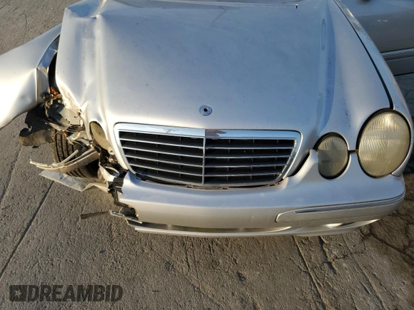 2001 Mercedes-Benz E-Class with VIN WDBJF65J11B294200, listed as a Copart auction lot 73831854 with 117,441 mi miles and Salvage Title. Bid and sale history available at carsss.com. Image 11.