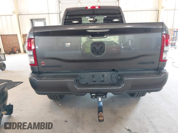 2022 Ram 2500 Big Horn with VIN 3C6UR5DJ8NG263368, listed as a IAAI auction lot 40072610 with 17,293 mi miles and . Bid and sale history available at DreamBid. Image 17.
