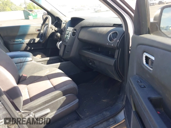2009 Honda Pilot LX z VIN 5FNYF38209B005576, wystawiony jako IAAI lot #42441729 z przebiegiem 228 345 mil mil oraz . Historia ofert i sprzedaży dostępna na DreamBid. Obrazek 5.
