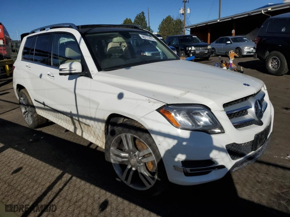 2014 Mercedes-Benz GLK-Class GLK 350 with VIN WDCGG8JB3EG280787, listed as a Copart auction lot 48777475 with 107,527 mi miles and Salvage Title. Bid and sale history available at carsss.com. Image 4.