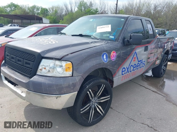 2004 Ford F-150 STX with VIN 1FTRX12W34NA24313, listed as a IAAI auction lot 41899722 with 250,381 mi miles. Bid and sale history available at carsss.com. Image 2.
