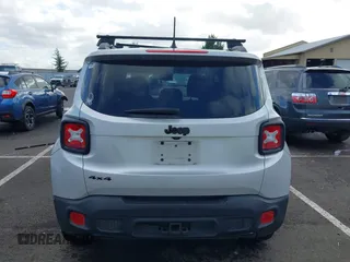 2017 Jeep Renegade Latitude with VIN ZACCJBBB5HPF68898, listed as a IAAI auction lot 41647375 with 98,270 mi miles. Bid and sale history available at carsss.com. Image 16.
