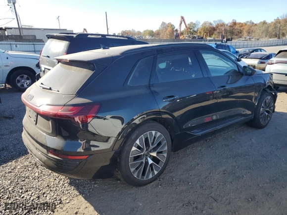 2024 Audi Q8 e-tron Premium Plus with VIN WA15AAGE0RB015202, listed as a Copart auction lot 76622724 with 10,455 mi miles and Salvage Title. Bid and sale history available at carsss.com. Image 3.