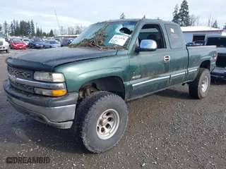 2002 Chevrolet Silverado 1500 LT with VIN 1GCEK19T32E123171, listed as a IAAI auction lot 41414530 with 203,090 mi miles. Bid and sale history available at carsss.com. Image 2.