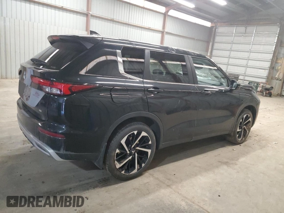 2023 Mitsubishi Outlander SE with VIN JA4J4UA82PZ061337, listed as a Copart auction lot 50820495 with 15,997 mi miles and Salvage Title. Bid and sale history available at carsss.com. Image 3.