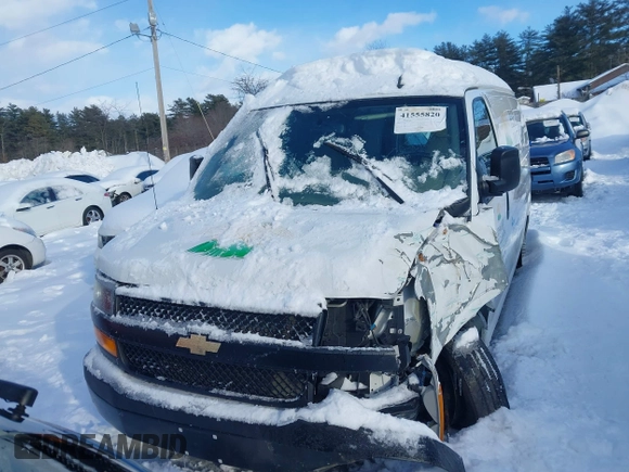 2021 Chevrolet Express Cargo z VIN 1GCWGAFP0M1256641, wystawiony jako IAAI lot #41555820 z przebiegiem Nie podano mil oraz . Historia ofert i sprzedaży dostępna na DreamBid. Obrazek 12.