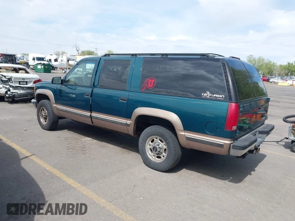 1995 Chevrolet Suburban with VIN 1GNGK26N9SJ397588, listed as a IAAI auction lot 42114009 with 238,914 mi miles. Bid and sale history available at carsss.com. Image 3.