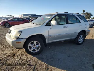 2002 Lexus RX 300 with VIN JTJGF10UX20120474, listed as a Copart auction lot 83095124 with 200,818 mi miles and Clean Title. Bid and sale history available at carsss.com. Image 1.