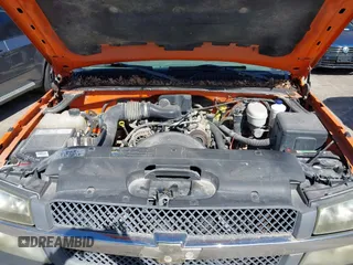 2004 Chevrolet Silverado 1500 Work Truck with VIN 1GCEC14X24Z284372, listed as a IAAI auction lot 41714675 with 193,486 mi miles. Bid and sale history available at carsss.com. Image 10.