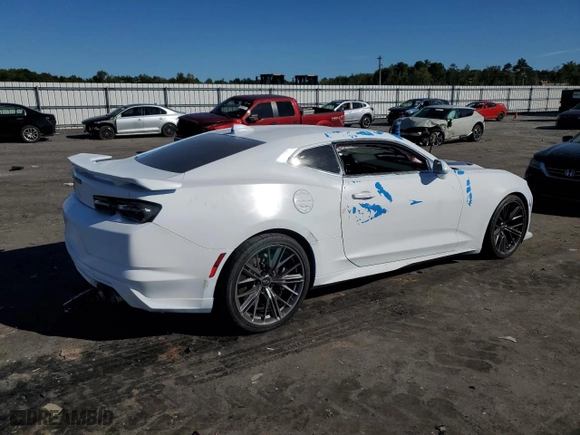 2022 Chevrolet Camaro ZL1 with VIN 1G1FK1R63N0122921, listed as a Copart auction lot 70043244 with 18,236 mi miles and Salvage Title. Bid and sale history available at carsss.com. Image 3.