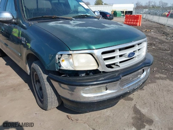 1999 Ford F-150 Work Series with VIN 1FTRX17W6XNB82190, listed as a IAAI auction lot 41597968 with NaN miles. Bid and sale history available at carsss.com. Image 6.
