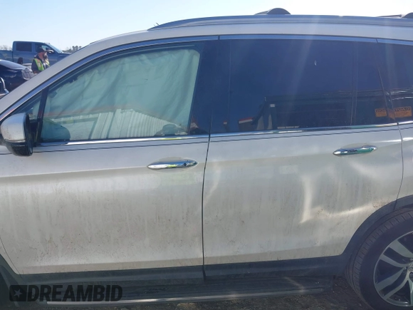 2016 Honda Pilot Elite with VIN 5FNYF6H05GB019292, listed as a IAAI auction lot 41668830 with 170,718 mi miles. Bid and sale history available at carsss.com. Image 15.