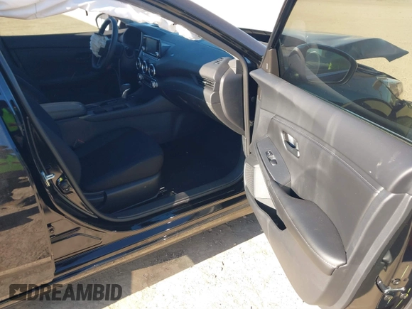 2025 Nissan Sentra S with VIN 3N1AB8BV6SY262493, listed as a IAAI auction lot 41392051 with 942 mi miles and . Bid and sale history available at DreamBid. Image 5.