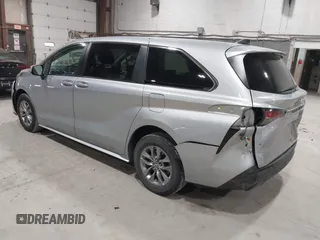 2021 Toyota Sienna LE with VIN 5TDKRKEC9MS043624, listed as a IAAI auction lot 41905045 with 63,993 mi miles. Bid and sale history available at carsss.com. Image 3.