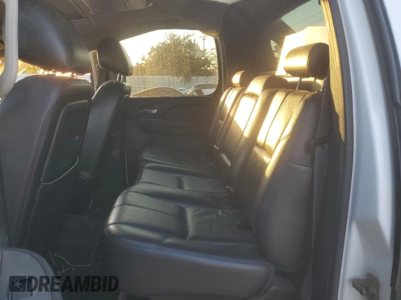 2011 Chevrolet Avalanche LT z VIN 3GNTKFE33BG105408, wystawiony jako Copart lot #76338364 z przebiegiem Nie podano mil oraz Szkoda całkowita • Salvage title. Historia ofert i sprzedaży dostępna na DreamBid. Obrazek 10.