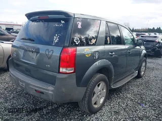 2005 Saturn VUE z VIN 5GZCZ53485S834445, wystawiony jako IAAI lot #41914634 z przebiegiem 206 234 mil mil oraz . Historia ofert i sprzedaży dostępna na DreamBid. Obrazek 4.