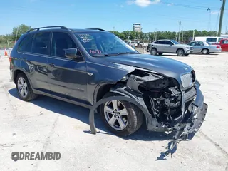 2012 BMW X5 35d z VIN 5UXZW0C57CL674175, wystawiony jako IAAI lot #42037178 z przebiegiem 130 824 mil mil oraz . Historia ofert i sprzedaży dostępna na DreamBid. Obrazek 1.