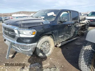 2019 Ram 1500 Big Horn/Lone Star with VIN 1C6SRFFT9KN600323, listed as a IAAI auction lot 41352435 with 1 mi miles. Bid and sale history available at carsss.com. Image 2.