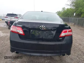 2011 Toyota Camry LE z VIN 4T1BF3EK3BU744766, wystawiony jako IAAI lot #42348183 z przebiegiem 178 304 mil mil oraz . Historia ofert i sprzedaży dostępna na DreamBid. Obrazek 16.