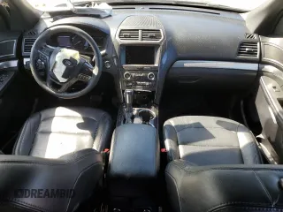 2018 Ford Explorer XLT with VIN 1FM5K8D89JGC38609, listed as a Copart auction lot 50925055 with 56,794 mi miles and Salvage Title. Bid and sale history available at DreamBid. Image 8.