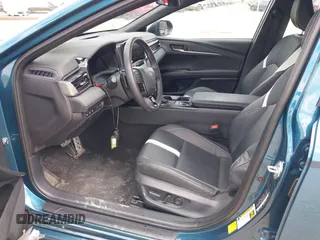 2025 Toyota Camry LE z VIN 4T1DAACK4SU518573, wystawiony jako IAAI lot #42368770 z przebiegiem 30 727 mil mil oraz . Historia ofert i sprzedaży dostępna na DreamBid. Obrazek 5.