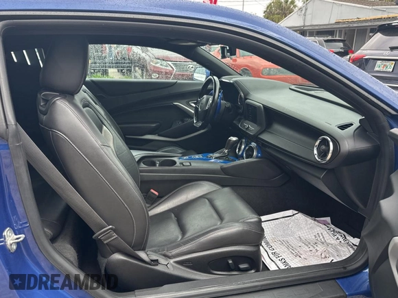 2019 Chevrolet Camaro 2LT with VIN 1G1FD1RS4K0156093, listed as a Copart auction lot 45787255 with 33,560 mi miles and Salvage Title. Bid and sale history available at carsss.com. Image 5.