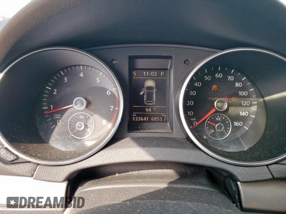 2013 Volkswagen Golf w/Conv & Sunroof z VIN WVWDB7AJ3DW117568, wystawiony jako Copart lot #57638805 z przebiegiem 133 641 mil mil oraz Szkoda całkowita • Salvage title. Historia ofert i sprzedaży dostępna na DreamBid. Obrazek 9.