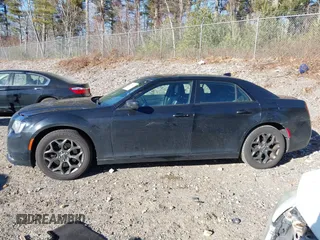2016 Chrysler 300 S z VIN 2C3CCAGG4GH287737, wystawiony jako IAAI lot #41299711 z przebiegiem Nie podano mil oraz . Historia ofert i sprzedaży dostępna na DreamBid. Obrazek 14.