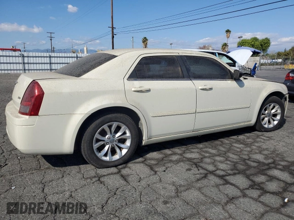 2006 Chrysler 300 with VIN 2C3KA43R06H281457, listed as a Copart auction lot 45376925 with 194,917 mi miles and Clean Title. Bid and sale history available at carsss.com. Image 3.