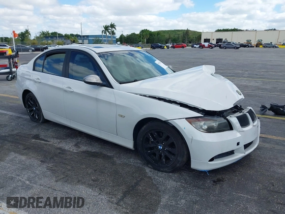 2007 BMW 3 Series 328i with VIN WBAVA33527PG40286, listed as a IAAI auction lot 39151325 with 1 mi miles. Bid and sale history available at carsss.com. Image 1.