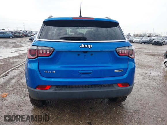 2018 Jeep Compass Latitude z VIN 3C4NJDBBXJT104122, wystawiony jako IAAI lot #41946947 z przebiegiem 124 433 mil mil oraz . Historia ofert i sprzedaży dostępna na DreamBid. Obrazek 16.