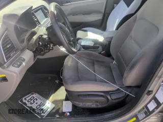 2018 Hyundai Elantra SEL z VIN 5NPD84LF0JH250764, wystawiony jako Copart lot #56933485 z przebiegiem 80 807 mil mil oraz Szkoda całkowita • Salvage title. Historia ofert i sprzedaży dostępna na DreamBid. Obrazek 7.