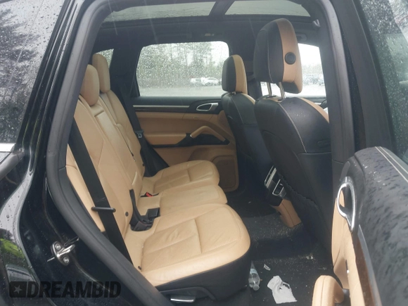 2014 Porsche Cayenne S с VIN WP1AB2A25ELA59365, выставлен на аукционе IAAI как лот 42233940 с пробегом 76 454 миль миль и . История ставок и продаж доступна на DreamBid. Изображение 8.