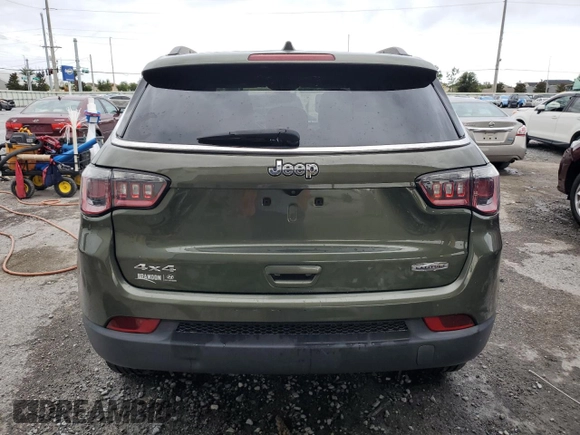 2019 Jeep Compass Latitude z VIN 3C4NJDBBXKT813862, wystawiony jako Copart lot #58957685 z przebiegiem 68 802 mil mil oraz Szkoda całkowita • Salvage title. Historia ofert i sprzedaży dostępna na DreamBid. Obrazek 6.