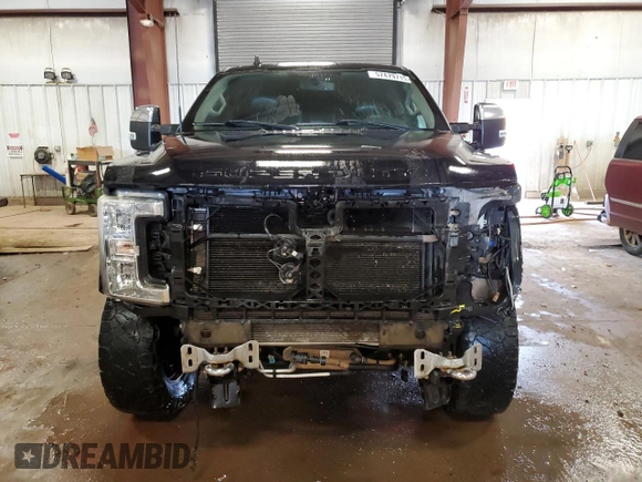 2019 Ford F-250 XL with VIN 1FT7W2BT4KEC21817, listed as a Copart auction lot 57479715 with 183,886 mi miles and Clean title. Bid and sale history available at DreamBid. Image 5.