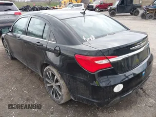 2013 Chrysler 200 Limited with VIN 1C3CCBCG4DN736817, listed as a IAAI auction lot 42146581 with 111,670 mi miles. Bid and sale history available at carsss.com. Image 3.