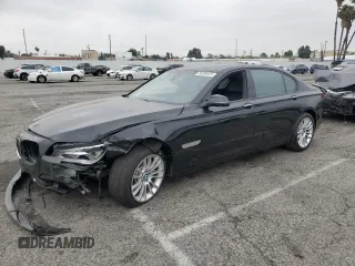 2015 BMW 7 Series 750Li z VIN WBAYE8C56FD782426, wystawiony jako Copart lot #58208325 z przebiegiem 50 225 mil mil oraz Szkoda całkowita • Salvage title. Historia ofert i sprzedaży dostępna na DreamBid. Obrazek 1.