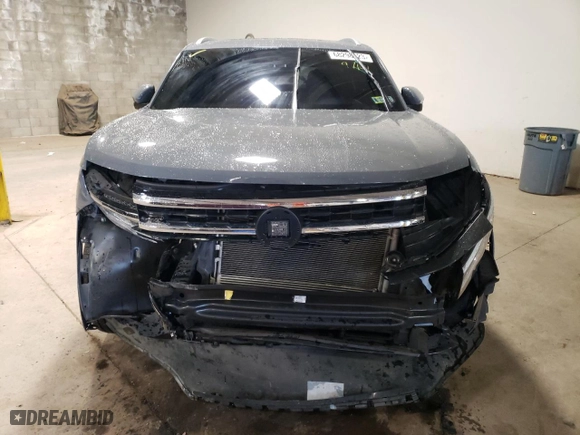 2021 Volkswagen Atlas Cross Sport 3.6L V6 SE w/Technology R-Line with VIN 1V2RE2CA5MC214669, listed as a Copart auction lot 68298123 with 39,820 mi miles. Bid and sale history available at carsss.com. Image 5.