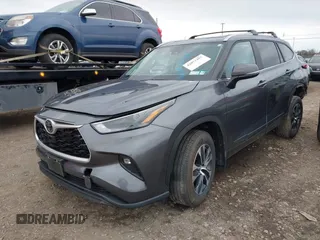 2023 Toyota Highlander L z VIN 5TDKDRBH7PS044010, wystawiony jako IAAI lot #42072483 z przebiegiem 21 655 mil mil oraz . Historia ofert i sprzedaży dostępna na DreamBid. Obrazek 2.