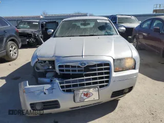 2005 Chrysler 300 with VIN 2C3JA53G25H673340, listed as a Copart auction lot 47066935 with 237,855 mi miles and Salvage Title. Bid and sale history available at carsss.com. Image 5.