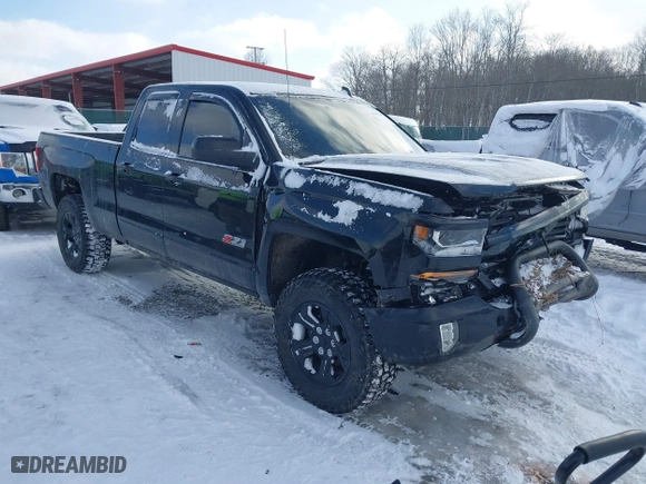 2018 Chevrolet Silverado 1500 LT with VIN 2GCVKREC6J1110953, listed as a IAAI auction lot 41352258 with 106,617 mi miles. Bid and sale history available at carsss.com. Image 1.
